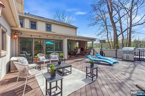 407 Mark Lane River Vale NJ 07675