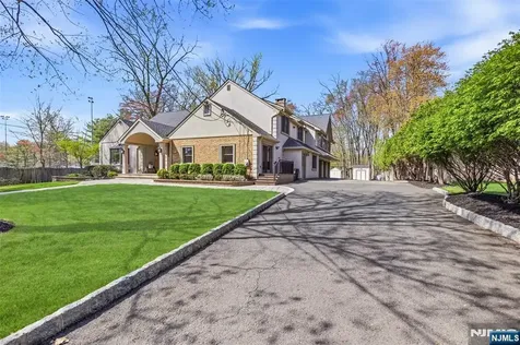 407 Mark Lane River Vale NJ 07675