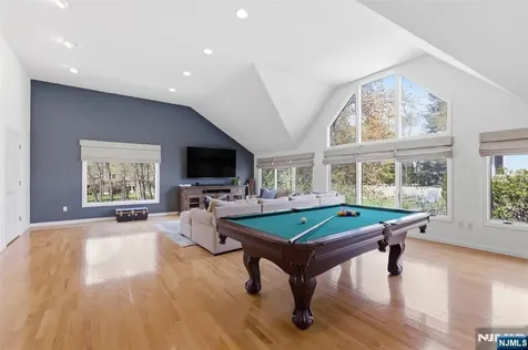 407 Mark Lane River Vale NJ 07675