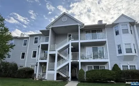 1048 Ash Mahwah NJ 07430