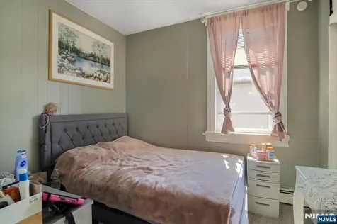 22 Tuttle Street Wallington NJ 07057