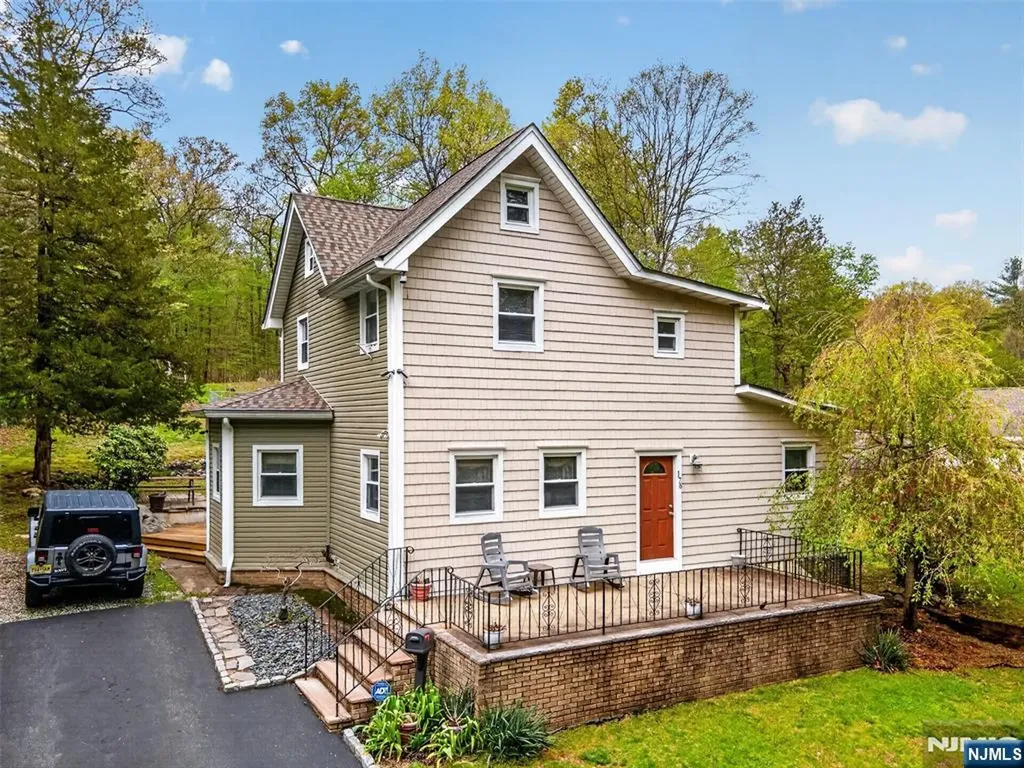 176 Doty Road Wanaque NJ 07420