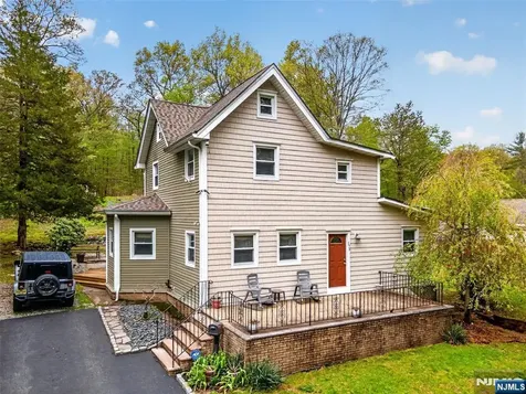 176 Doty Road Wanaque NJ 07420
