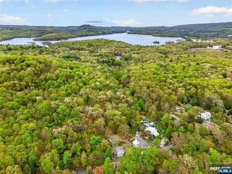 176 Doty Road Wanaque NJ 07420