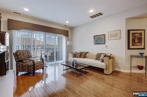10402 Warrens Way Wanaque NJ 07465