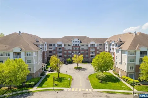 10402 Warrens Way Wanaque NJ 07465