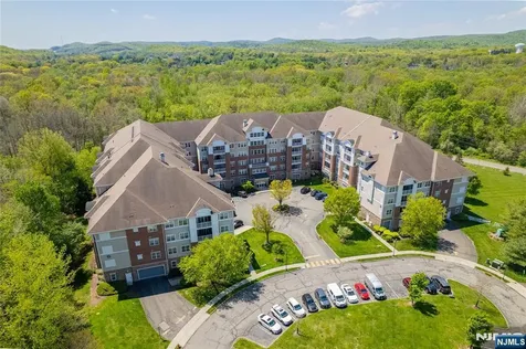 10402 Warrens Way Wanaque NJ 07465