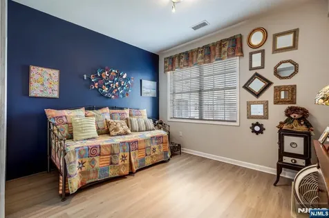 10402 Warrens Way Wanaque NJ 07465
