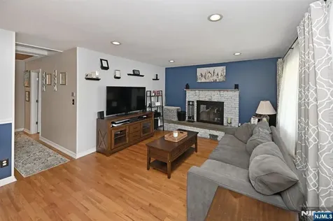 39 Niagara Street Dumont NJ 07628