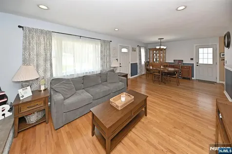 39 Niagara Street Dumont NJ 07628