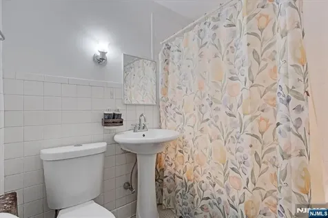 253 Midland Avenue East Orange NJ 07017