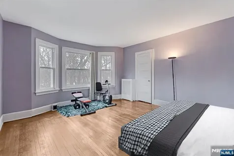 253 Midland Avenue East Orange NJ 07017