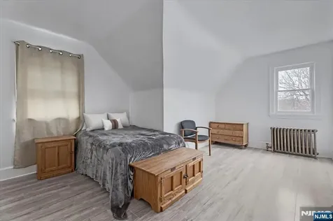 253 Midland Avenue East Orange NJ 07017