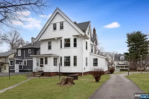 253 Midland Avenue East Orange NJ 07017