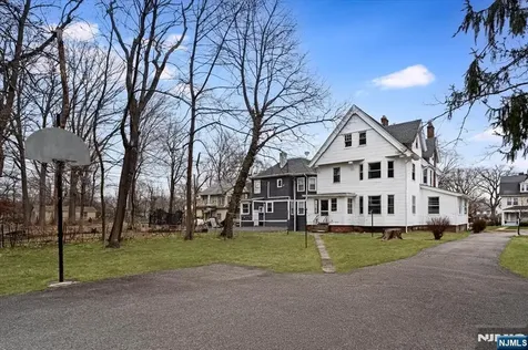253 Midland Avenue East Orange NJ 07017