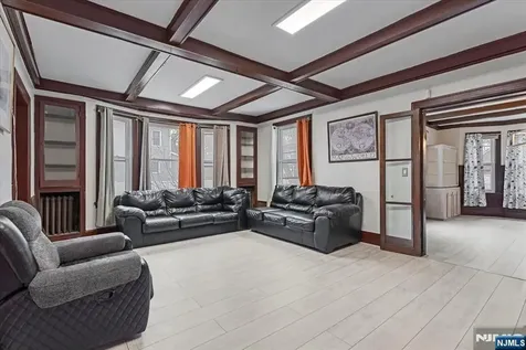 253 Midland Avenue East Orange NJ 07017