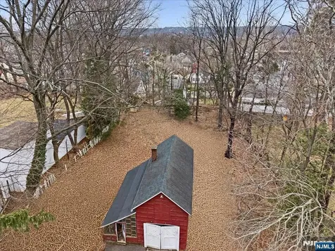 253 Midland Avenue East Orange NJ 07017
