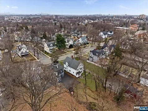 253 Midland Avenue East Orange NJ 07017
