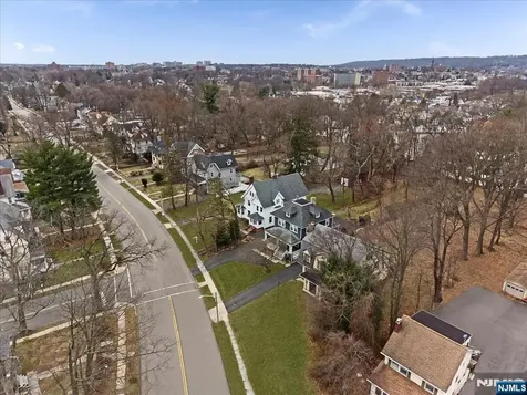 253 Midland Avenue East Orange NJ 07017
