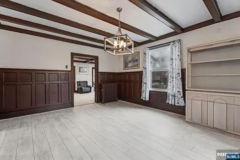 253 Midland Avenue East Orange NJ 07017