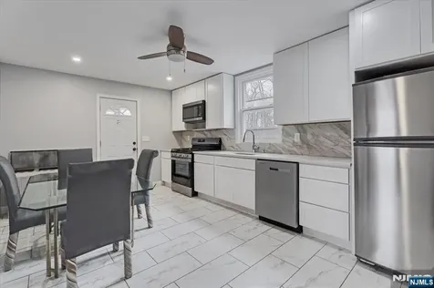 253 Midland Avenue East Orange NJ 07017