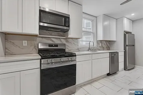 253 Midland Avenue East Orange NJ 07017