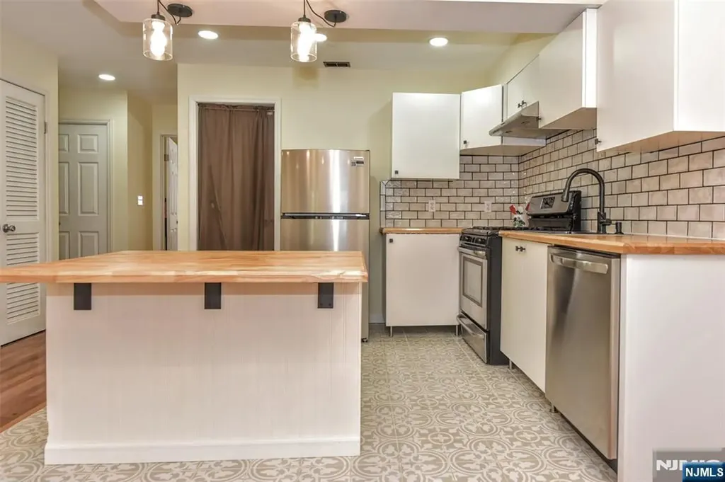 3 Red Lodge Drive Vernon NJ 07462