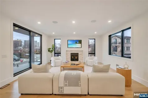 283 Bluff Road Fort Lee NJ 07024