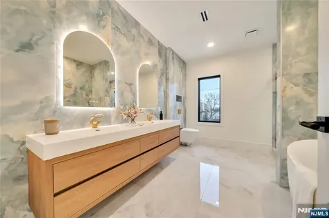 283 Bluff Road Fort Lee NJ 07024