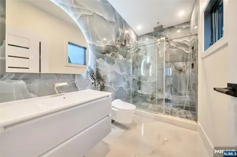 283 Bluff Road Fort Lee NJ 07024