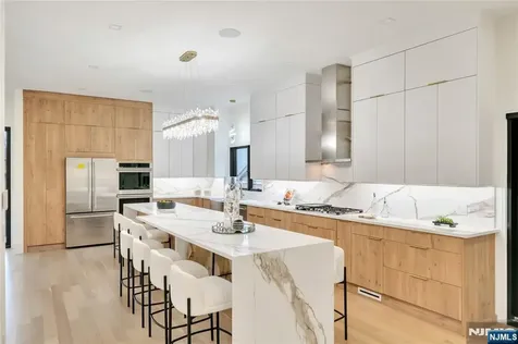 283 Bluff Road Fort Lee NJ 07024