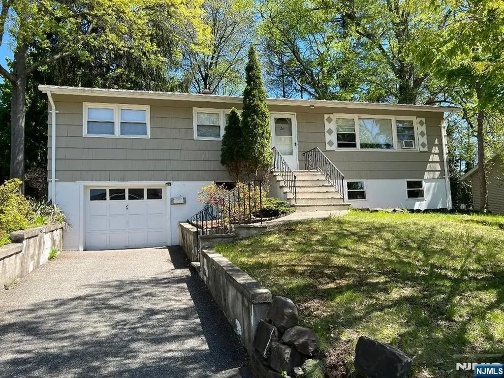 24 Ruth Lane Demarest NJ 07627