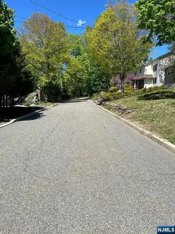 24 Ruth Lane Demarest NJ 07627