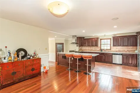 35 Waughaw Road Montville Township NJ 07082