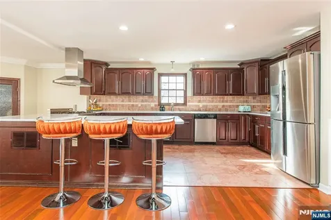 35 Waughaw Road Montville Township NJ 07082