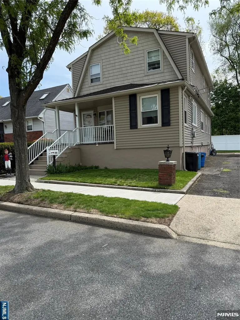 57 Oak Street Rochelle Park NJ 07662