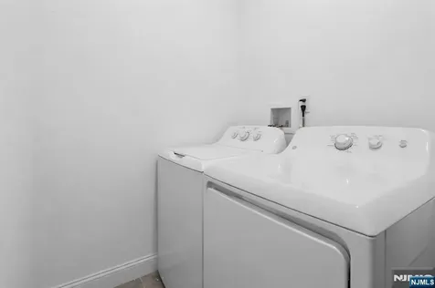 267 10th Street Newark NJ 07103