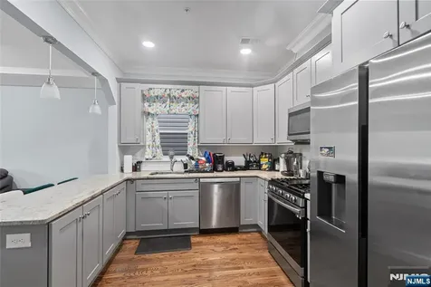 267 10th Street Newark NJ 07103