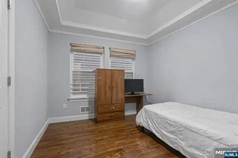 267 10th Street Newark NJ 07103