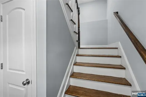 267 10th Street Newark NJ 07103