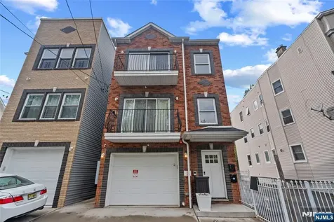 267 10th Street Newark NJ 07103