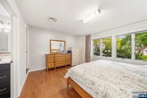 3 Burton Place Cresskill NJ 07626