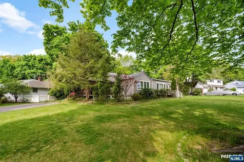 3 Burton Place Cresskill NJ 07626