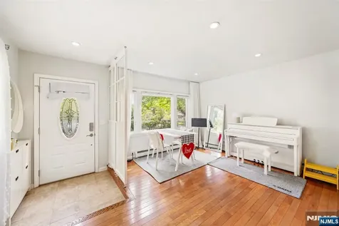 3 Burton Place Cresskill NJ 07626