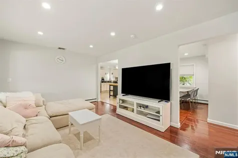 3 Burton Place Cresskill NJ 07626