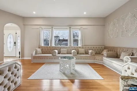 28 George Street Saddle Brook NJ 07663