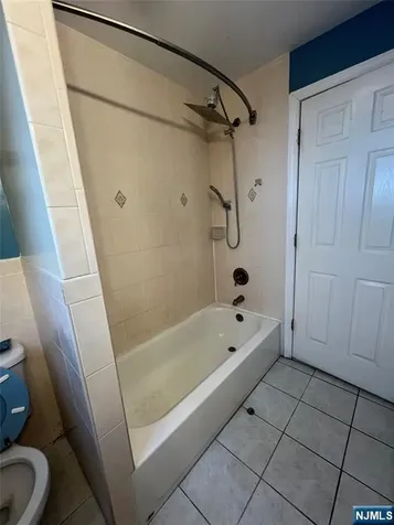 182 19th Street East Orange NJ 07017