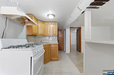 813 20th Street Union City NJ 07087