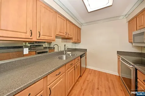 101 River Road Nutley NJ 07110