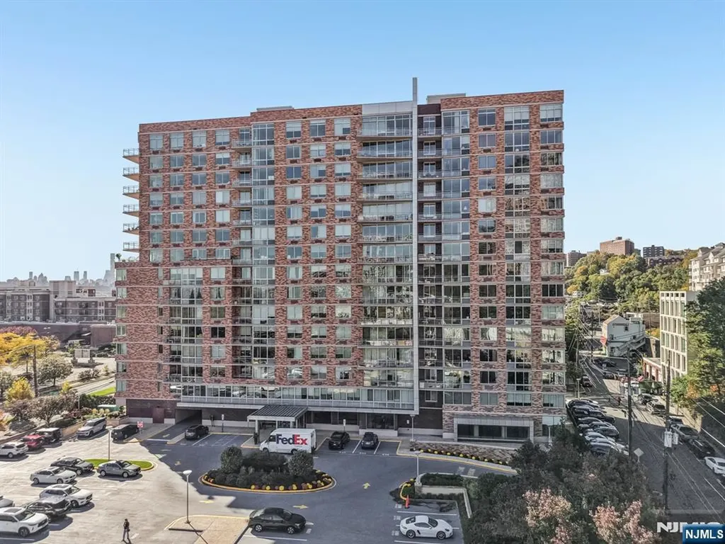 1215 Hudson Park Edgewater NJ 07020